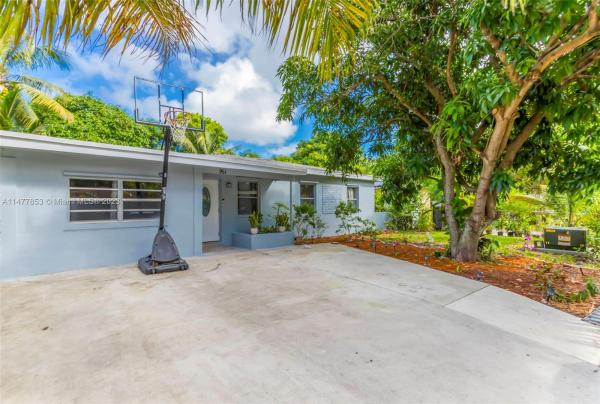 Belford Carr, 951 NE 157th Ter, North Miami Beach, Florida 33162, image 3