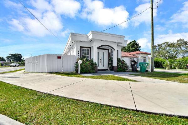 Flamingo Park, 12202 SW 216th St, Goulds, Florida 33170, image 2