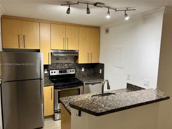 Middle River Manor, 811 NE 14th Pl #4, Fort Lauderdale, Florida 33304, image 1