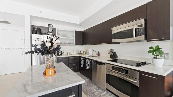 The Ivy At Riverfront, 90 SW 3rd St #1903, Miami, Florida 33130, image 2