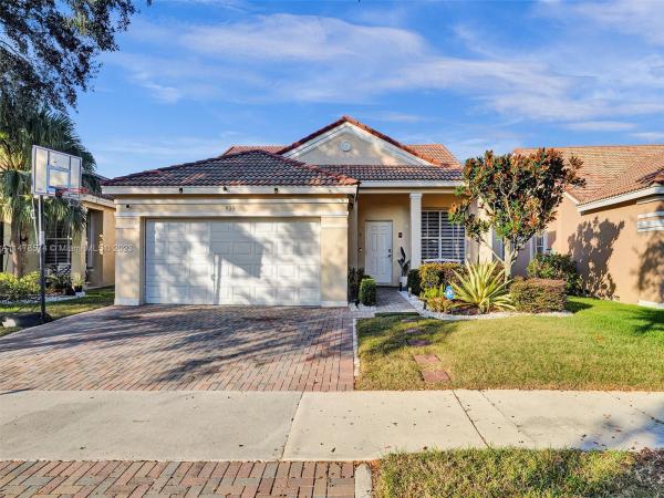 Springside Lake, 933 Falling Water Rd, Weston, Florida 33326, image 1