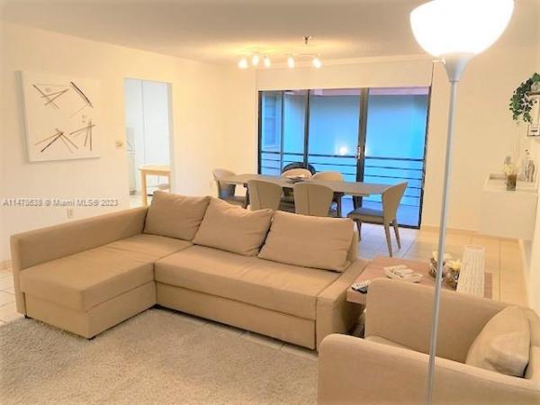 Cedar Glenn, 671 NE 195th St #318E, Ives Estates, Florida 33179, image 1