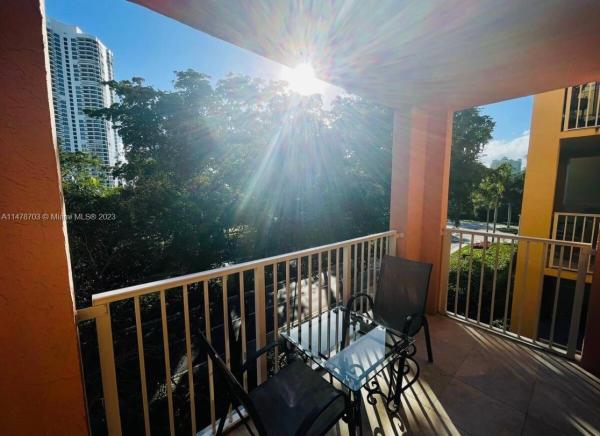 The Yacht Club At Aventura, 19501 E Country Club Dr #9402, Aventura, Florida 33180, image 1