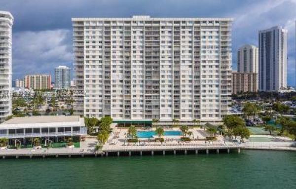 Arlen House Central, 300 Bayview Dr #504, Sunny Isles Beach, Florida 33160, image 3