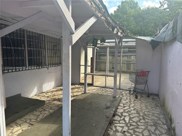 Durniers, 1892 SW 16th St, Miami, Florida 33145, image 2