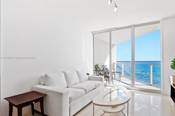 La Perla, 16699 Collins Ave #1610, Sunny Isles Beach, Florida 33160, image 3