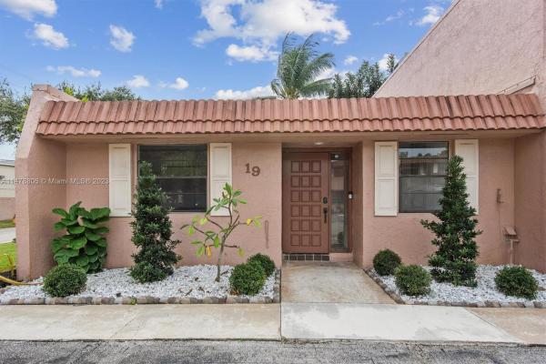 Valencia Village, 19 Cortez Way #1-44, Davie, Florida 33324, image 1