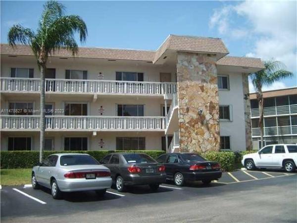 Village Green 4, 2100 Springdale Blvd #105, Palm Springs, Florida 33461, image 1