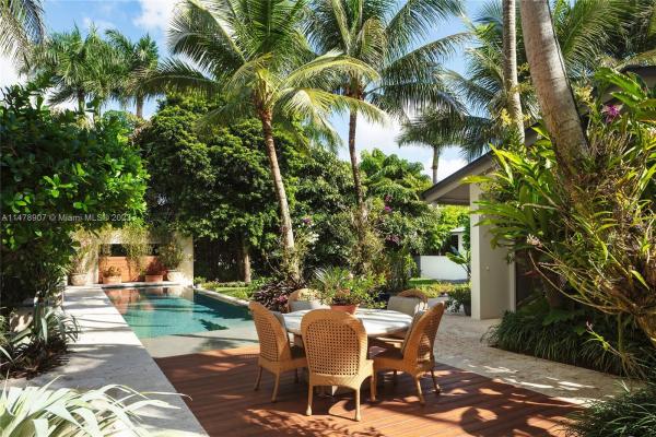 Kingsleys, 7722 Ponce De Leon Rd, South Miami, Florida 33143, image 3
