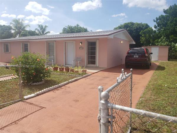 Miami Gardens Manor, 19324 NW 48th Ave, Miami Gardens, Florida 33055, image 3