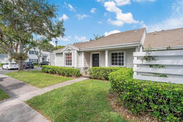 Village Homes At Country Walk, 13753 SW 149th Cir Ln #4-44, Country Walk, Florida 33186, image 2