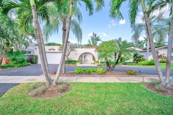 West Cherry Grove, 9717 SW 93rd Ter, Kendall, Florida 33176, image 1