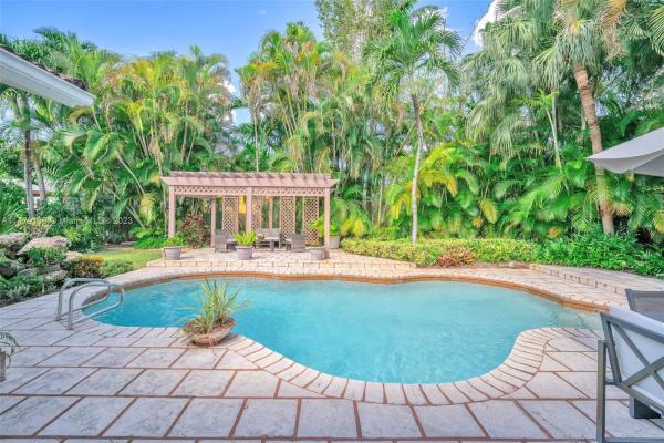 West Cherry Grove, 9717 SW 93rd Ter, Kendall, Florida 33176, image 3