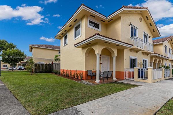 Tuscan Lake Villas, 7472 NW 181st St, Hialeah, Florida 33015, image 2