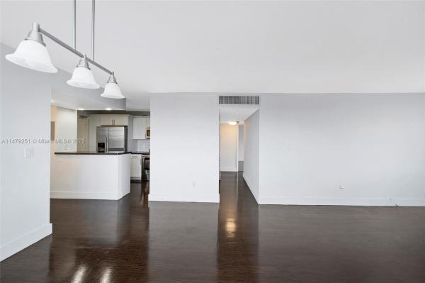 Villa Bay Vista, 2016 Bay Dr #304, Miami Beach, Florida 33141, image 3