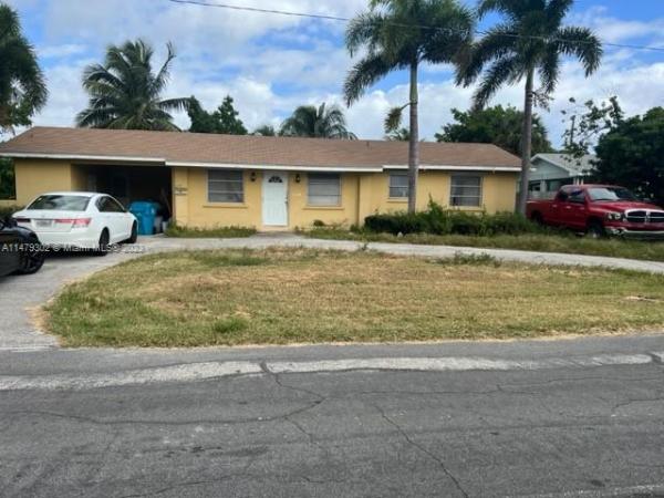 Seacrest Estates, 143 SE 27th Way, Boynton Beach, Florida 33435, image 1