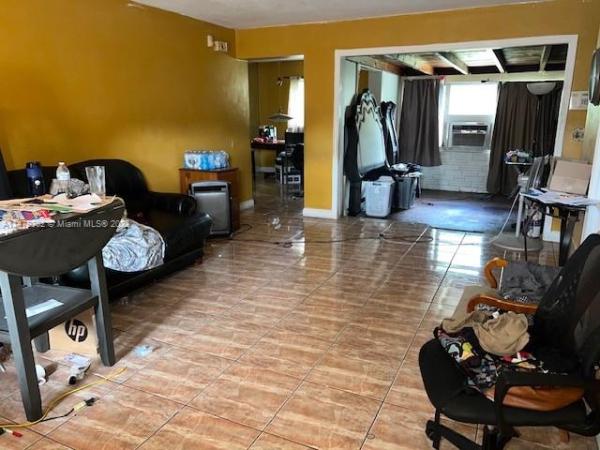 Seacrest Estates, 143 SE 27th Way, Boynton Beach, Florida 33435, image 2