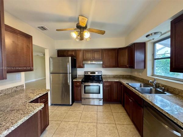 Oak Grove, 1121 SW 31st St, Fort Lauderdale, Florida 33315, image 2