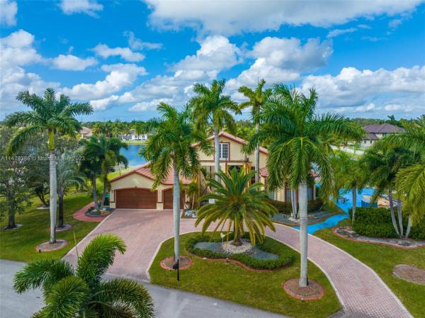 Emerald Isles Estates, 1721 SW 131st Ter, Davie, Florida 33325, image 1