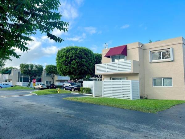 Arbor Courts, 14353 SW 96th Ln #14353, The Hammocks, Florida 33186, image 1