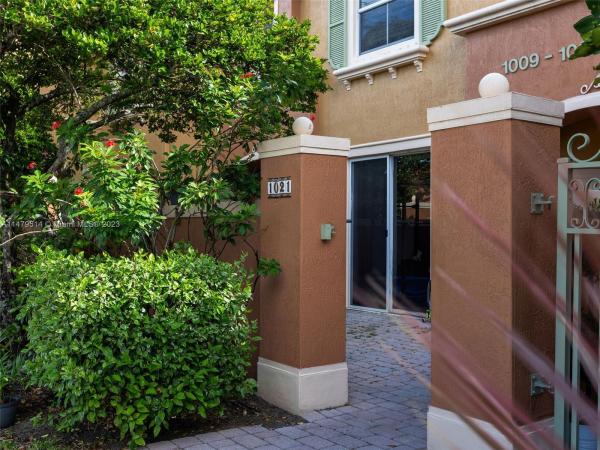 Pembroke Cay, 1021 SW 144th Ave #2703, Pembroke Pines, Florida 33027, image 1