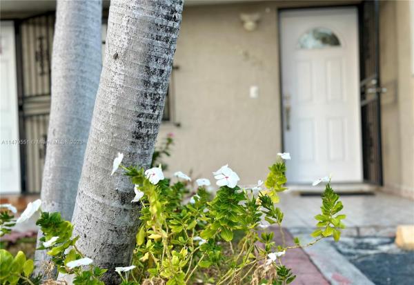 J R, 5386 W 24th Ave #109, Hialeah, Florida 33016, image 1