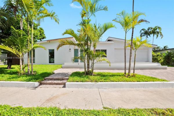 Crystal Bluff, 3595 Vista Ct, Miami, Florida 33133, image 3