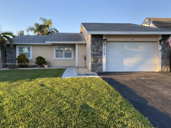Homestead Lakes Tennessee East, 1279 N Fieldlark Ln, Homestead, Florida 33035, image 1