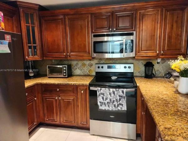 Los Palacios, 8007 W 6th Ave #I, Hialeah, Florida 33014, image 1