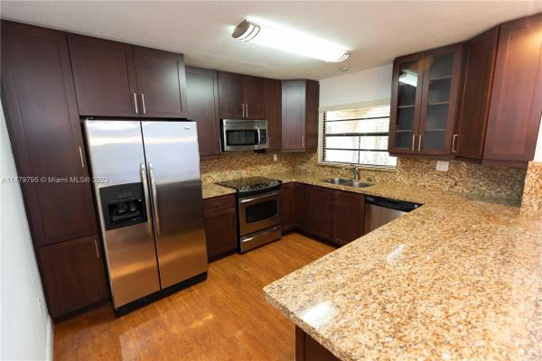 Briar Lake, 13115 SW 90th Ct, Kendall, Florida 33176, image 3
