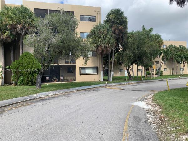 Fox Chase, 8635 NW 8th St #122, Fountainebleau, Florida 33126, image 1