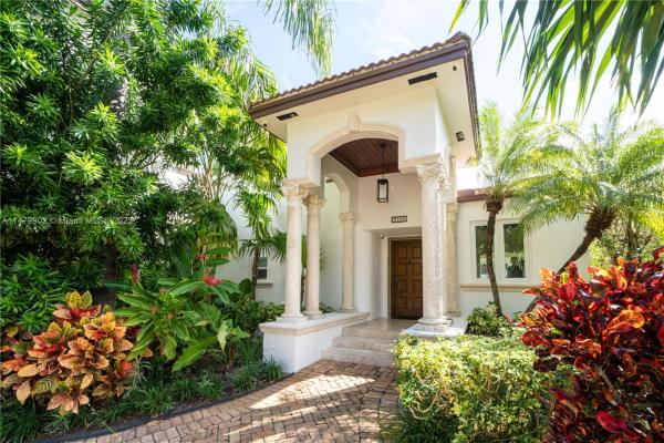 Sunset Lake, 3103 N Bay Rd, Miami Beach, Florida 33140, image 1