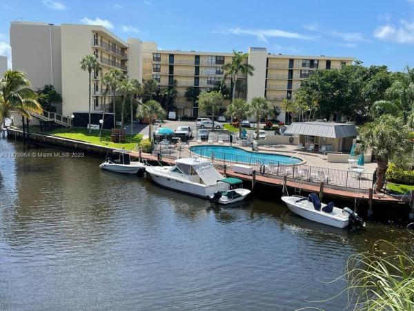 Boca Bayou, 10 Royal Palm Way #302, Boca Raton, Florida 33432, image 1
