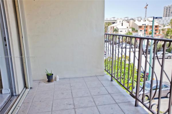 Granada Dadeland, 8101 SW 72nd Ave #317W, Glenvar Heights, Florida 33143, image 1