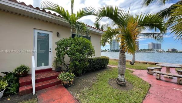 Enclave Waterside Villas, 2160 Bay Dr #1-7, Miami Beach, Florida 33141, image 3