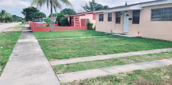 Scott Lake Manor, 1330 NW 178th Ter, Miami Gardens, Florida 33169, image 3