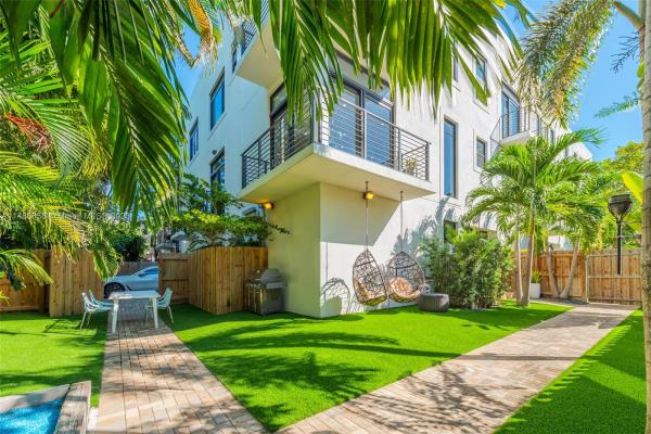 Seven Seas, 909 NE 16th Ter #3, Fort Lauderdale, Florida 33304, image 1