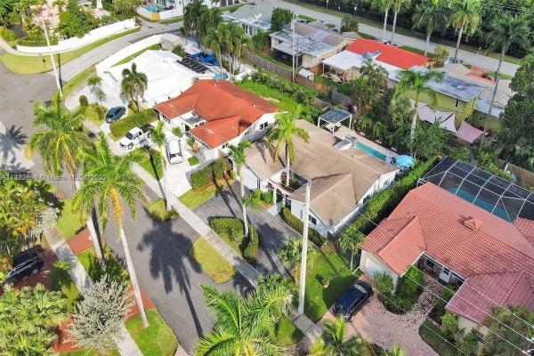 Country Club Homes, 1243 Garfield St, Hollywood, Florida 33019, image 1