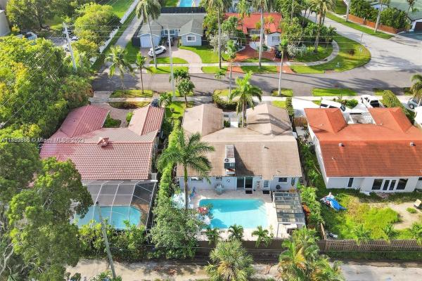 Country Club Homes, 1243 Garfield St, Hollywood, Florida 33019, image 3