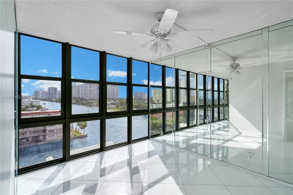 Avant Garde, 2017 S Ocean Dr #908, Hallandale Beach, Florida 33009, image 2