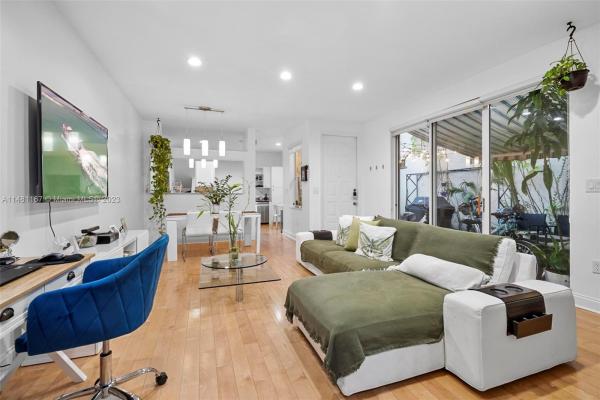 West Lake Village, 1640 Weeping Willow Way, Hollywood, Florida 33019, image 2