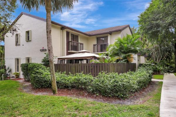 Karanda Village 1, 3191 Cocoplum Cir #3370, Coconut Creek, Florida 33063, image 1