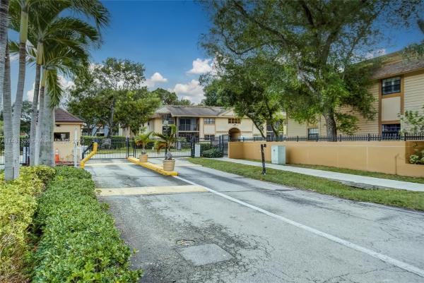 Countryside Village, 18785 NW 62nd Ave #207, Country Club, Florida 33015, image 3