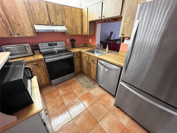 Country Lane, 17000 NW 67th Ave #317, Hialeah, Florida 33015, image 1