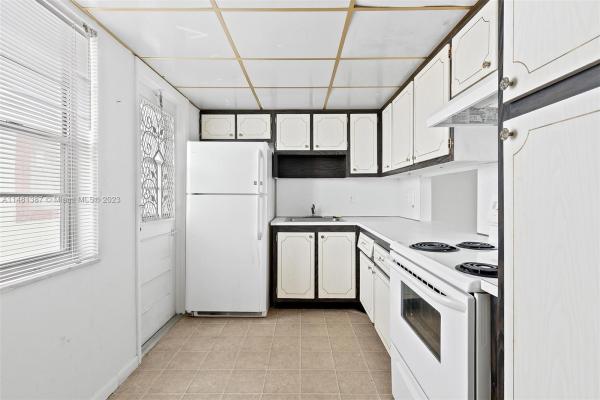Danians North, 600 NE 2nd St #415, Dania Beach, Florida 33004, image 2