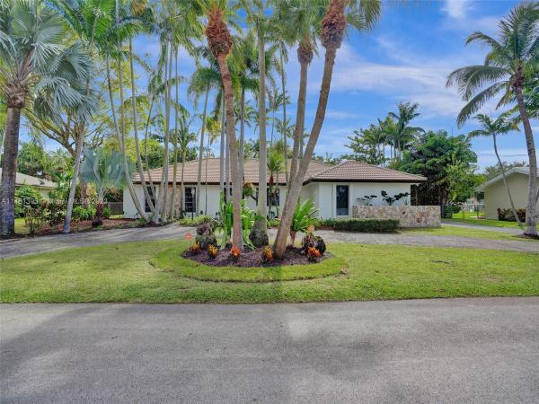 Pinewood Estates, 8784 SW 176th Ter, Palmetto Bay, Florida 33157, image 1
