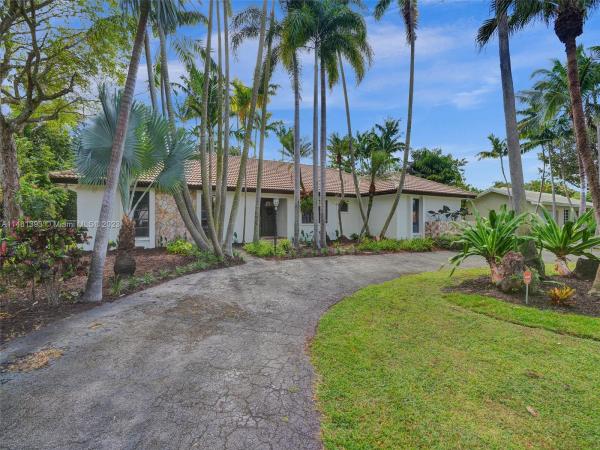 Pinewood Estates, 8784 SW 176th Ter, Palmetto Bay, Florida 33157, image 3
