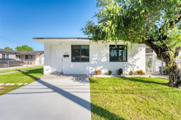 Coral Terrace Residential, 7391 & 7393 SW 22nd St, Coral Terrace, Florida 33155, image 1