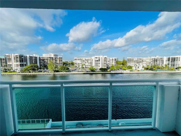 The Residences On Hollywood Beach, 3000 S Ocean Dr #612, Hollywood, Florida 33019, image 2