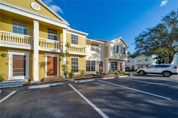 Crown Colony, 2869 S Edgehill Ln, Cooper City, Florida 33026, image 3